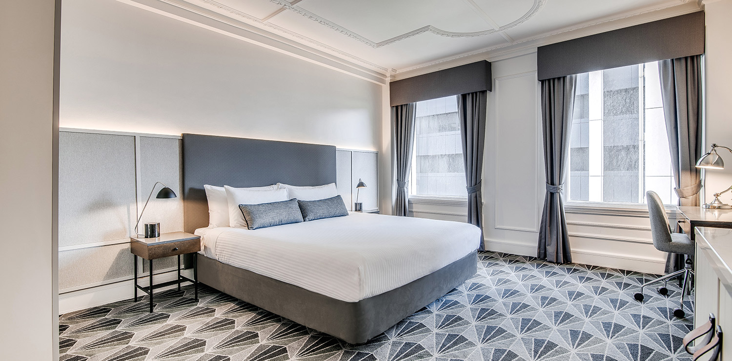 the-savoy-hotel-on-little-collins-melbourne-guest-room-bedroom-king-05-2018 | The Savoy Hotel on Little Collins